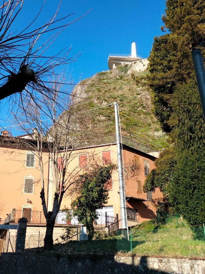 La Chicca Piccola Casina In Affitto Nel Borgo Antico Di Gaggio Montano Bo Apartamento Exterior foto